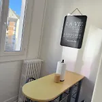 Escale 41 *